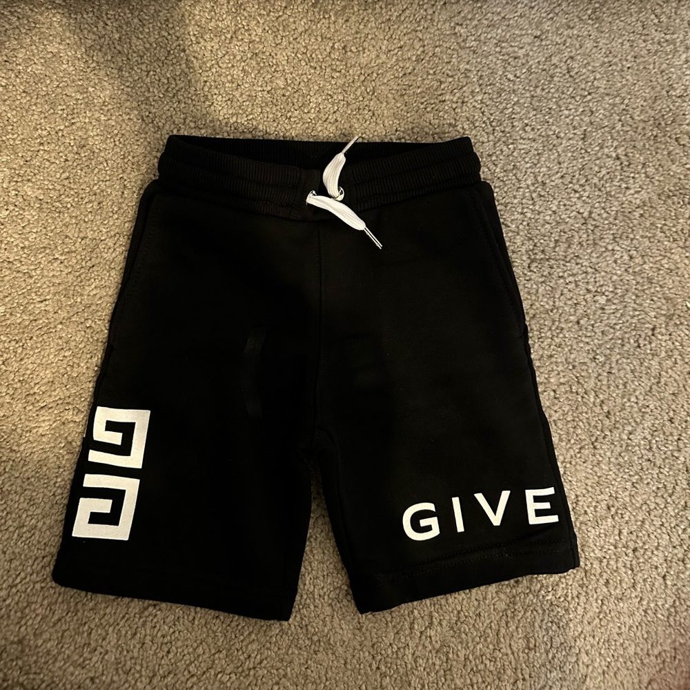 Givenchy short set - Picture 2 of 3